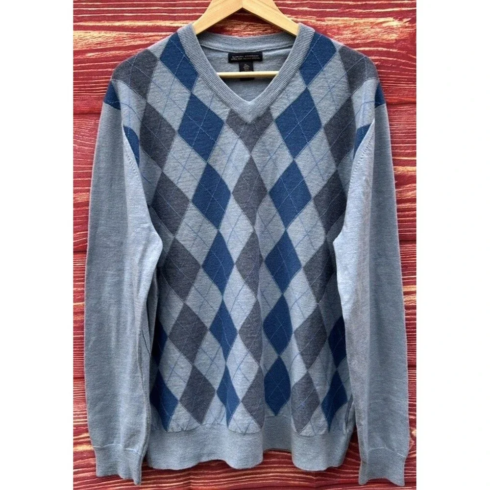 Banana Republic Men’s XL Merino Wool Preppy V-neck Blue Argyle Sweater